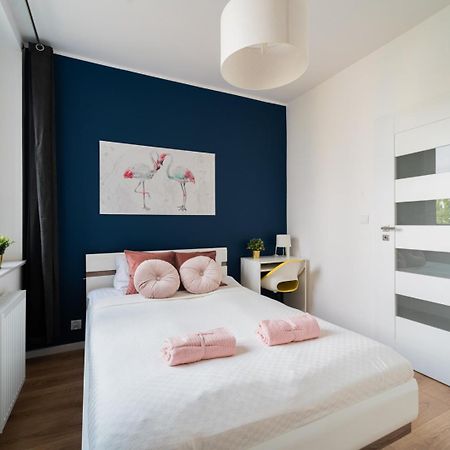 Nice Apartment - Near Sky Tower - Private Parking Βρότσλαβ Εξωτερικό φωτογραφία